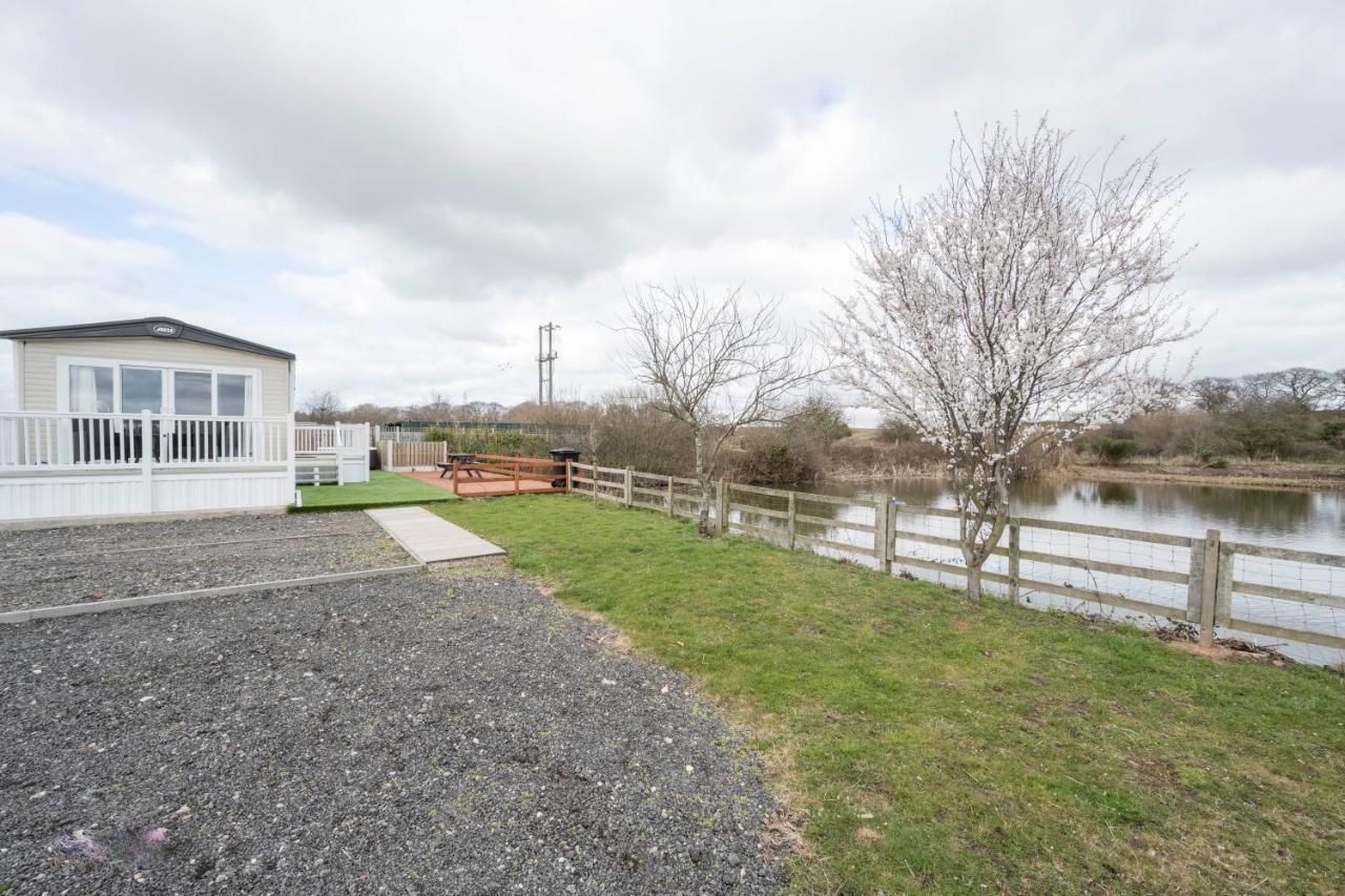 Hallcroft Fishery And Holiday Park Retford Exterior foto